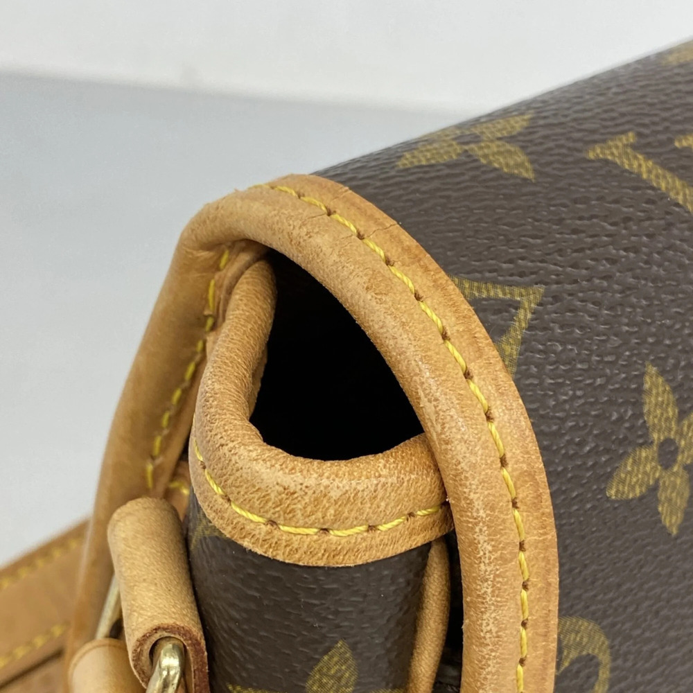 LOUIS VUITTON Brown Monogram Shoulder Bag - Picture 9 of 14